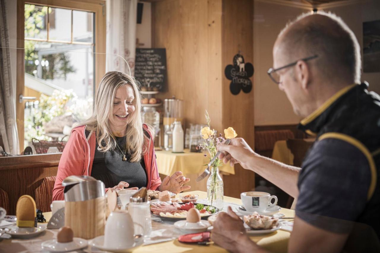 Cafe Pension Koller Hotel Brixen im Thale Luaran gambar